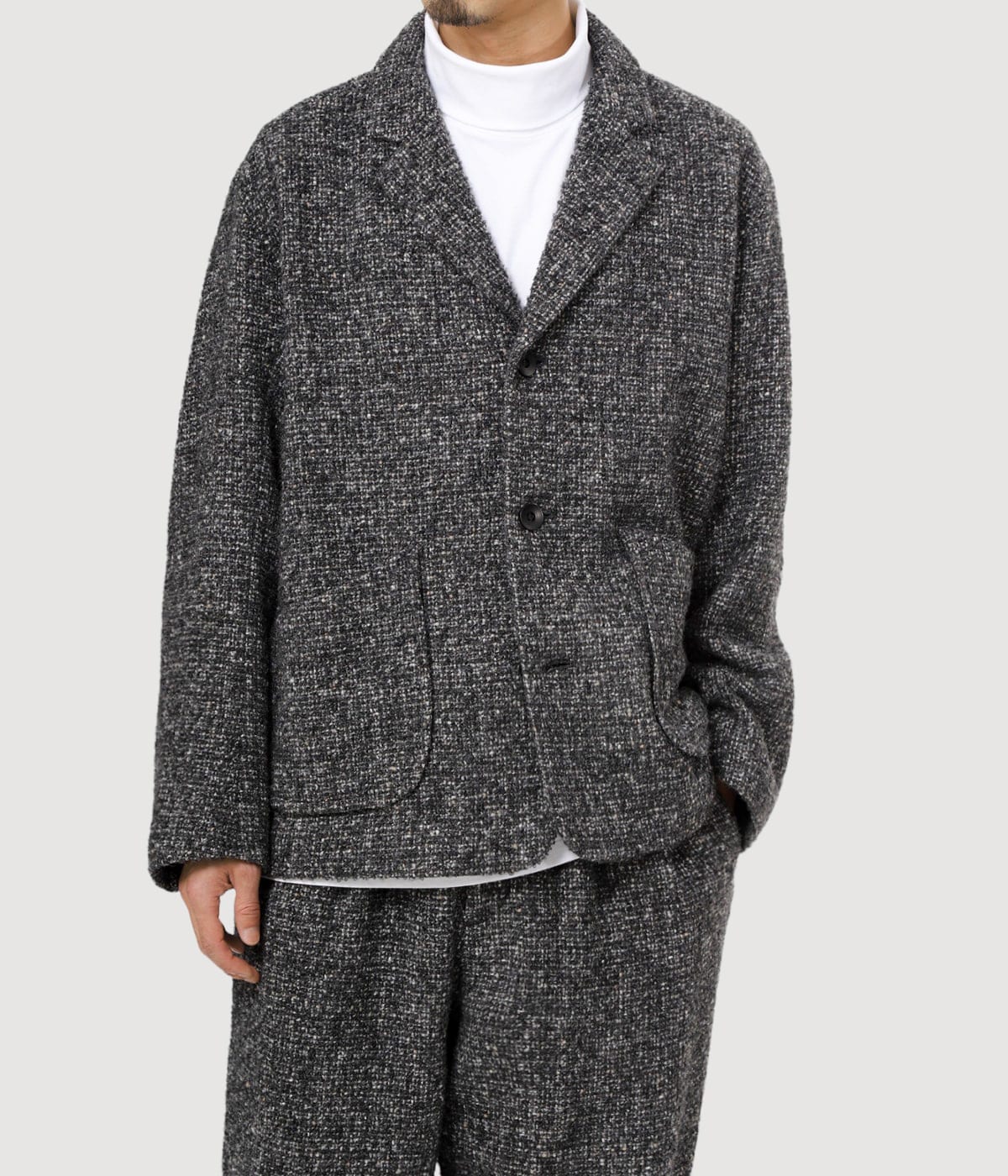 model（175cm / 60kg）B85 W75 H92 着用サイズ：L