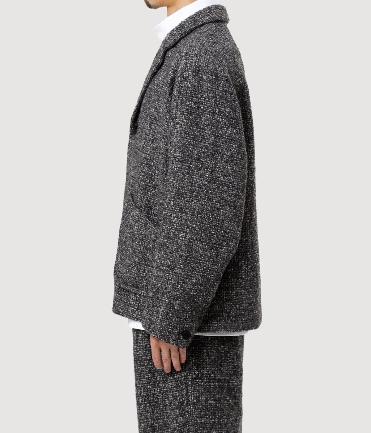 model（175cm / 60kg）B85 W75 H92 着用サイズ：L