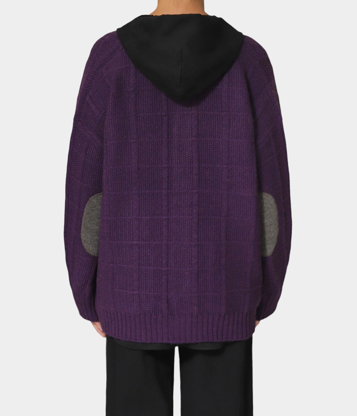 model（175cm / 60kg）B85 W75 H92 着用サイズ：L