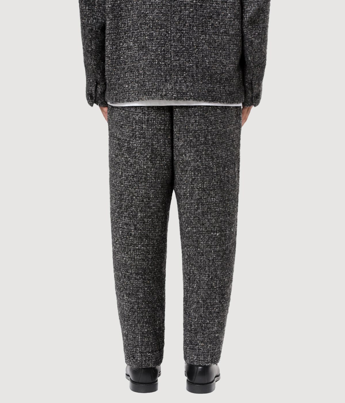 model（175cm / 60kg）B85 W75 H92 着用サイズ：L