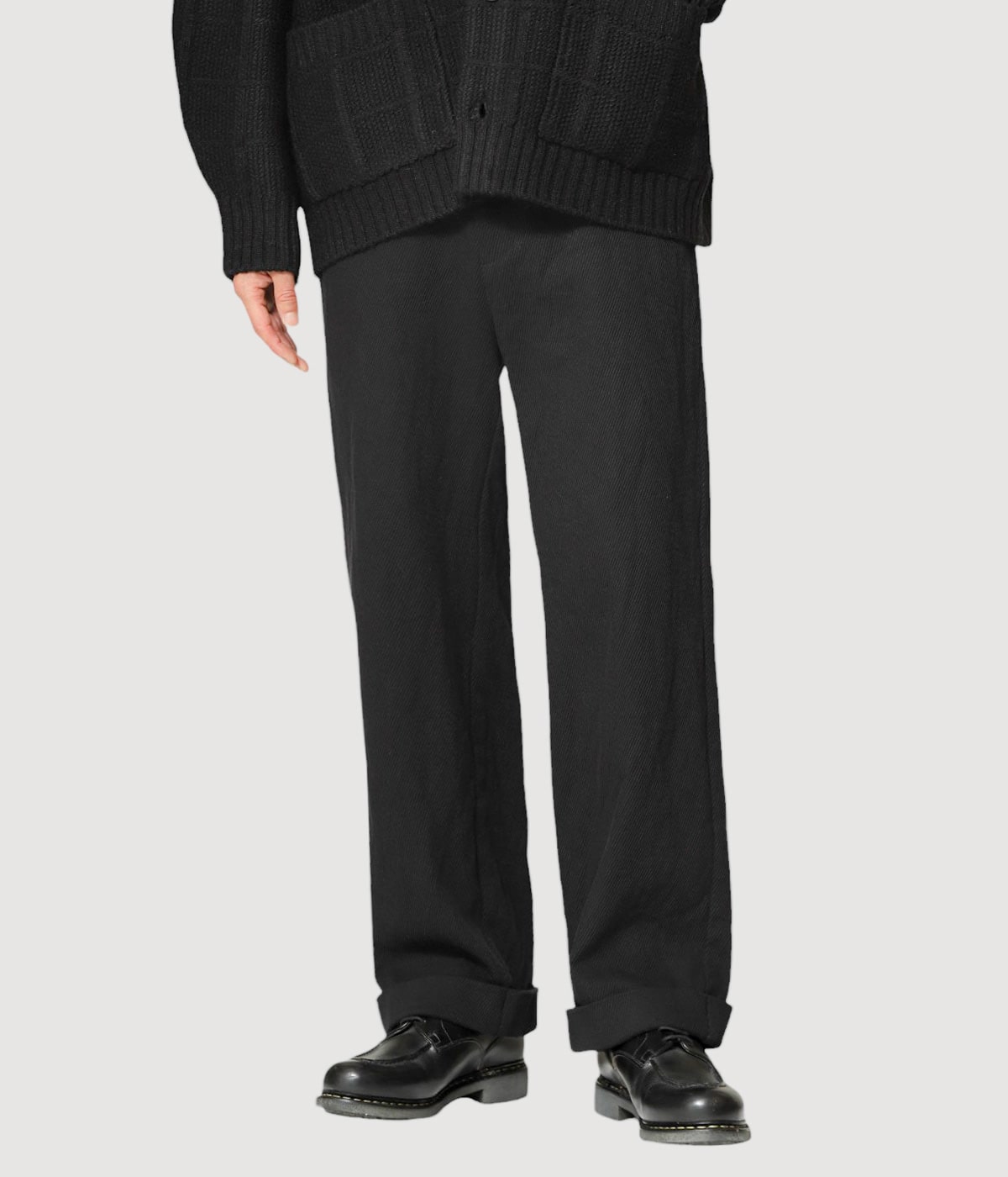 model（175cm / 60kg）B85 W75 H92 着用サイズ：L