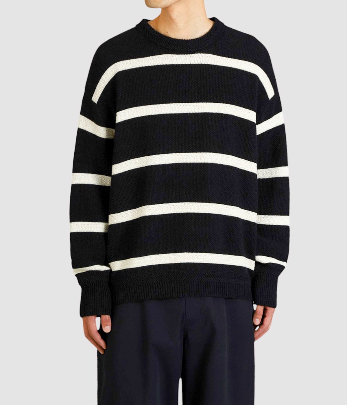 model（177cm / 62kg）B87 W73 H92 着用サイズ：L