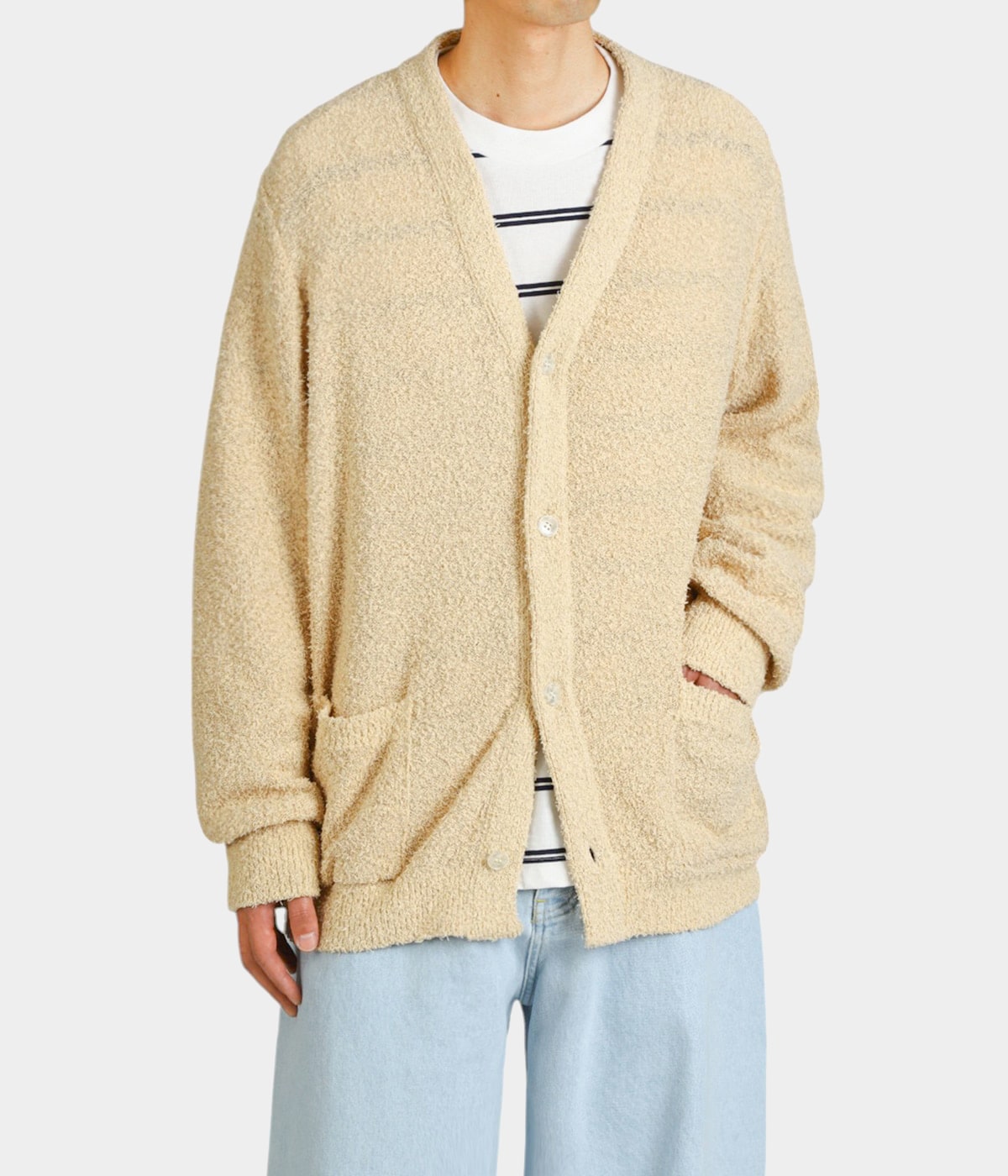 model（177cm / 62kg）B87 W73 H92 着用サイズ：L