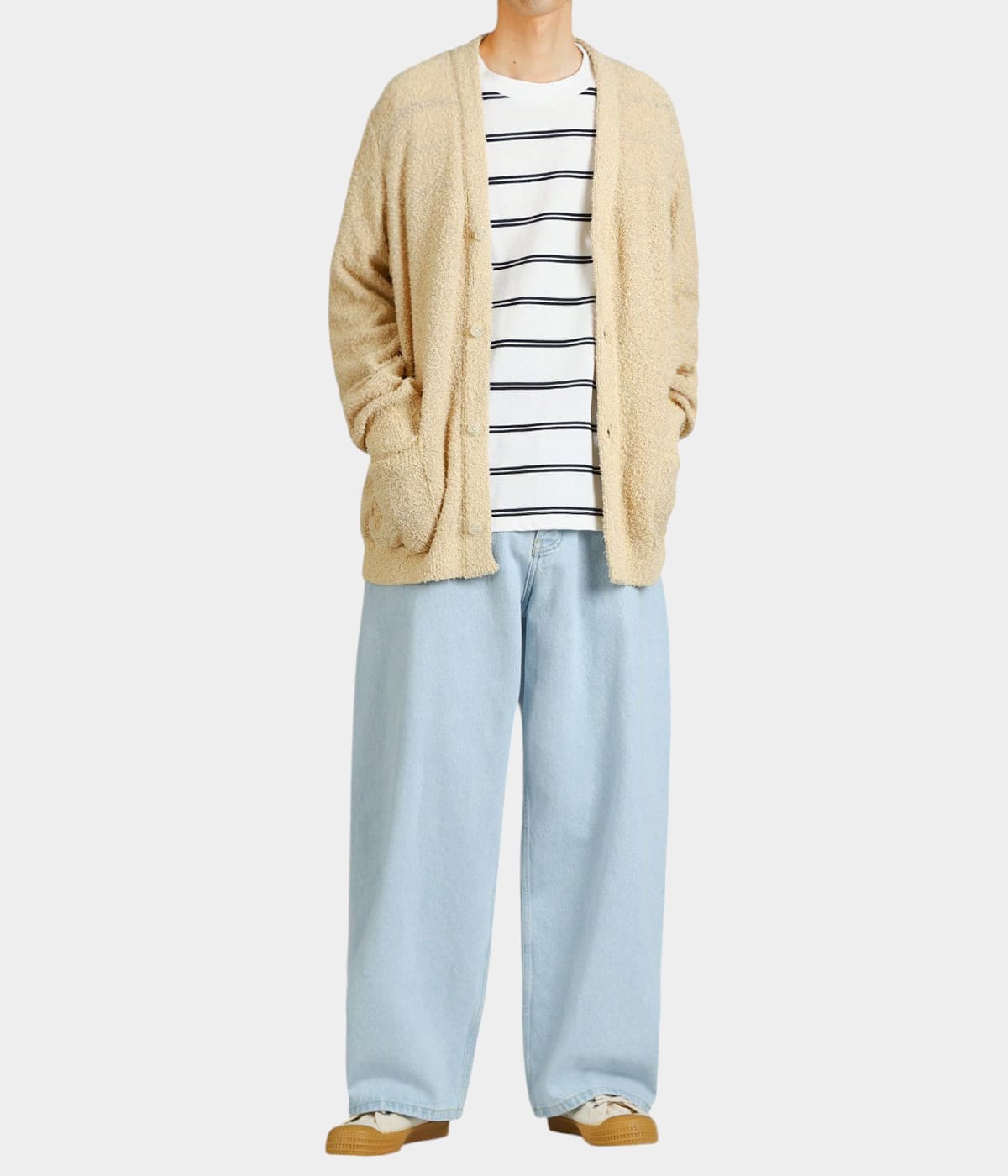 model（177cm / 62kg）B87 W73 H92 着用サイズ：L