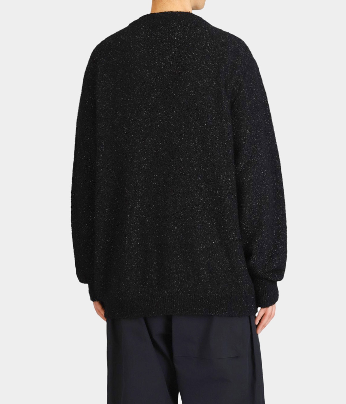 model（177cm / 62kg）B87 W73 H92 着用サイズ：L