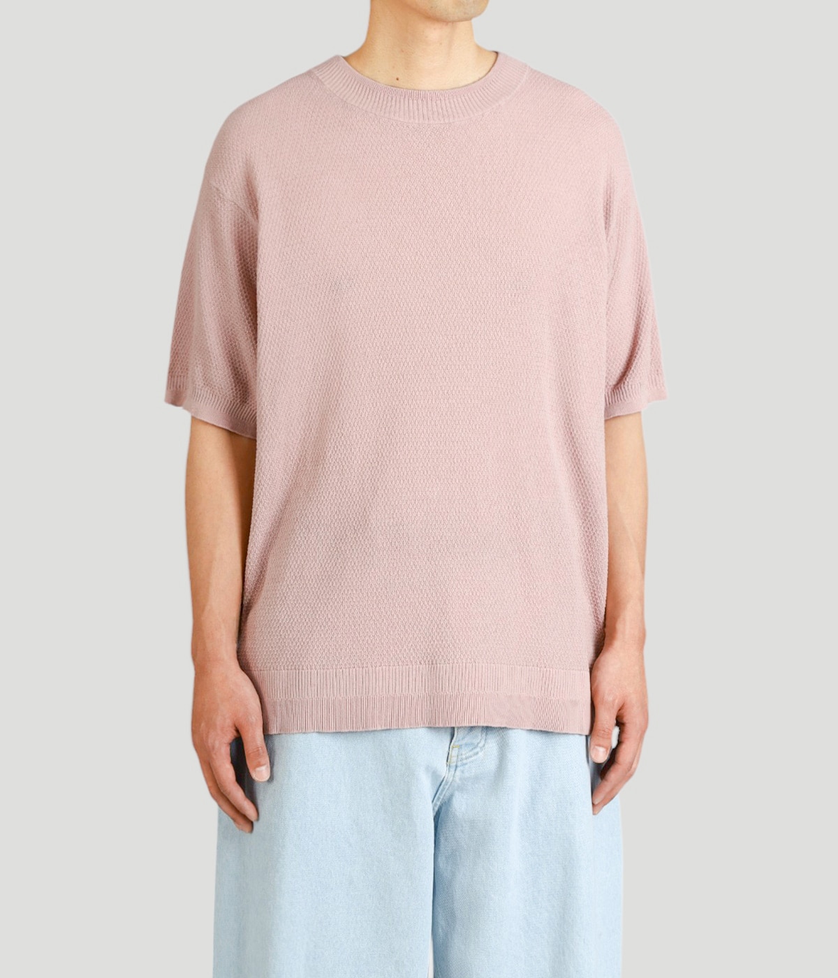 model（177cm / 62kg）B87 W73 H92 着用サイズ：L