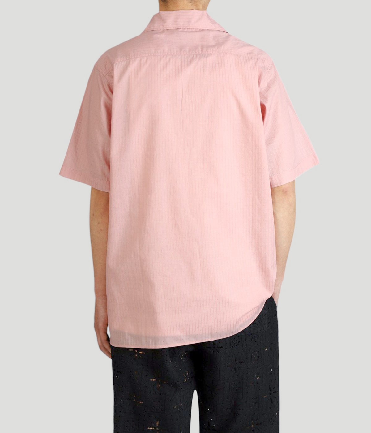 model（177cm / 62kg）B87 W73 H92 着用サイズ：L