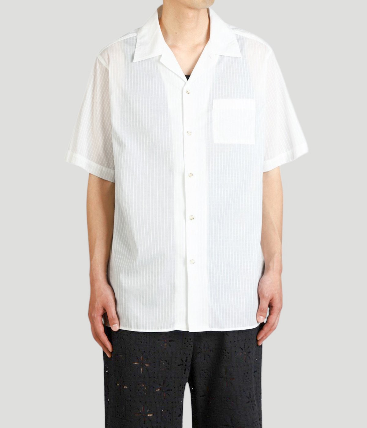 model（177cm / 62kg）B87 W73 H92 着用サイズ：L