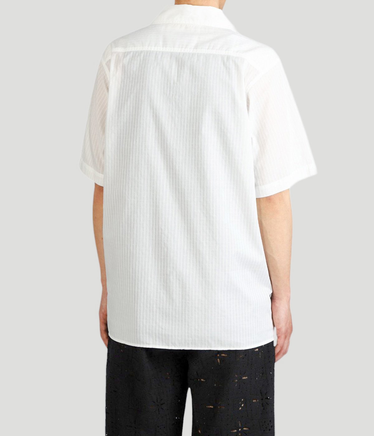 model（177cm / 62kg）B87 W73 H92 着用サイズ：L