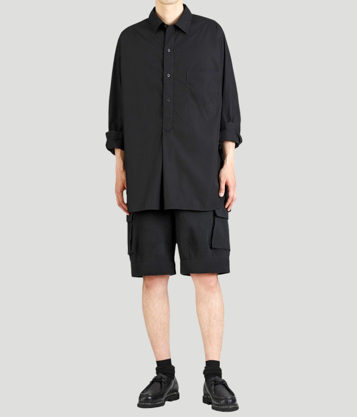 model（177cm / 62kg）B87 W73 H92 着用サイズ：L