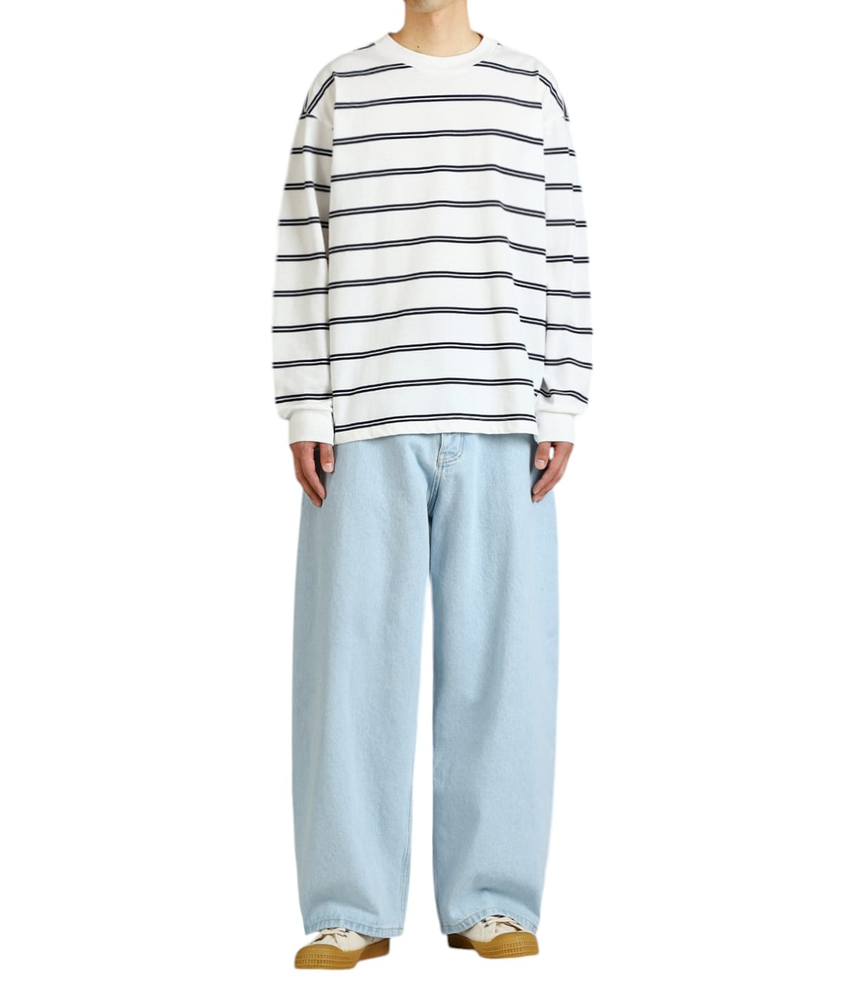 model（177cm / 62kg）B87 W73 H92 着用サイズ：L