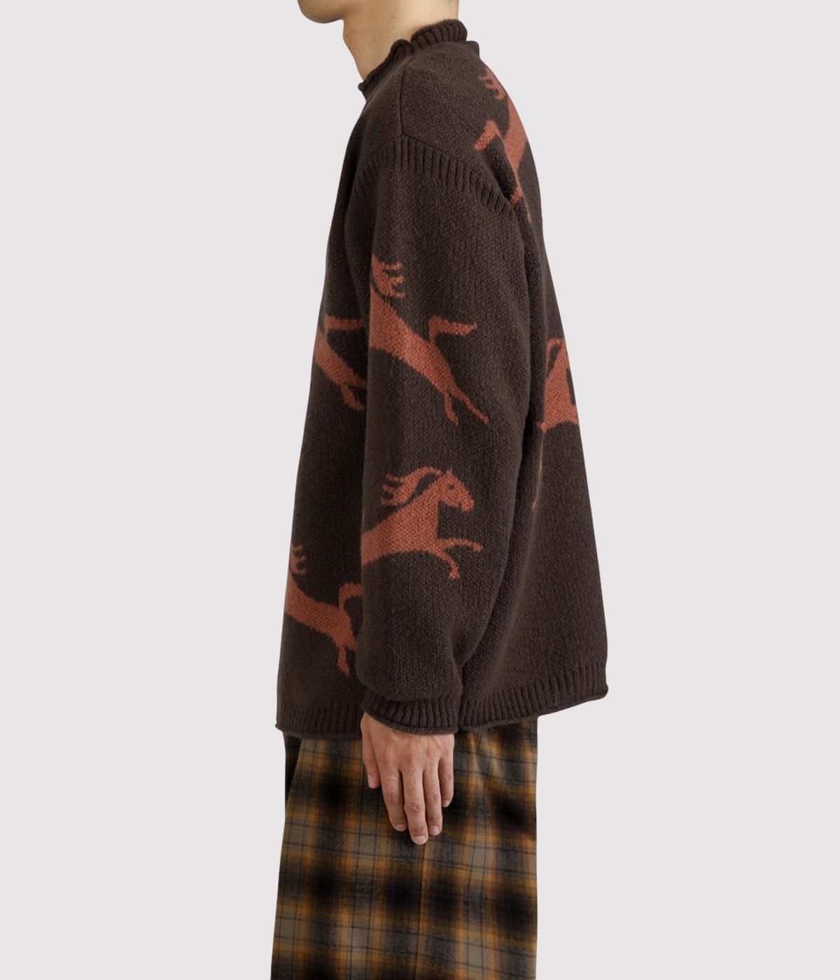 model（177cm / 62kg）B87 W73 H92 着用サイズ：L