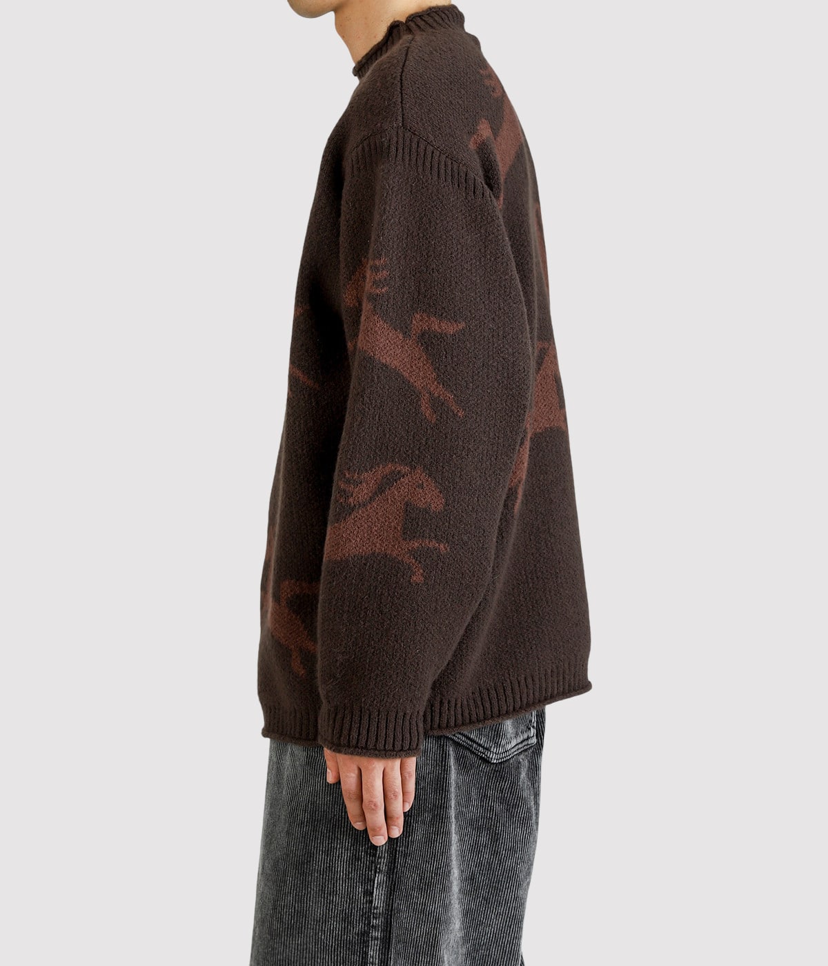 model（177cm / 62kg）B87 W73 H92 着用サイズ：L