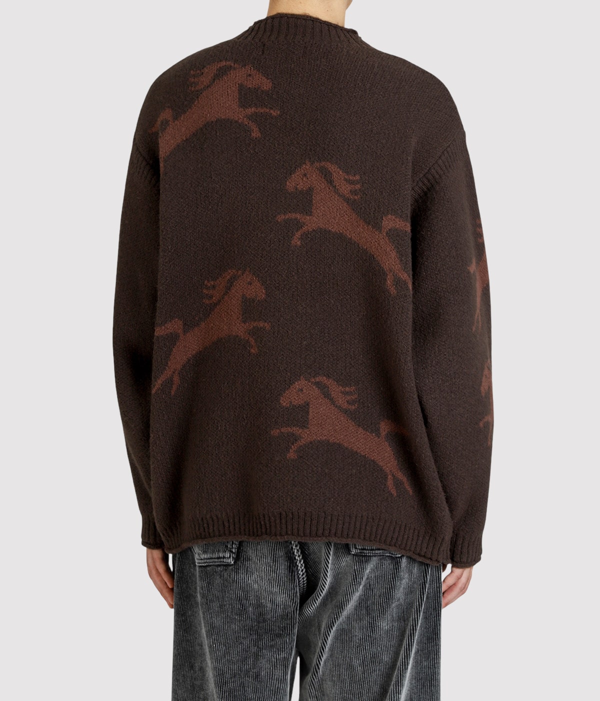 model（177cm / 62kg）B87 W73 H92 着用サイズ：L