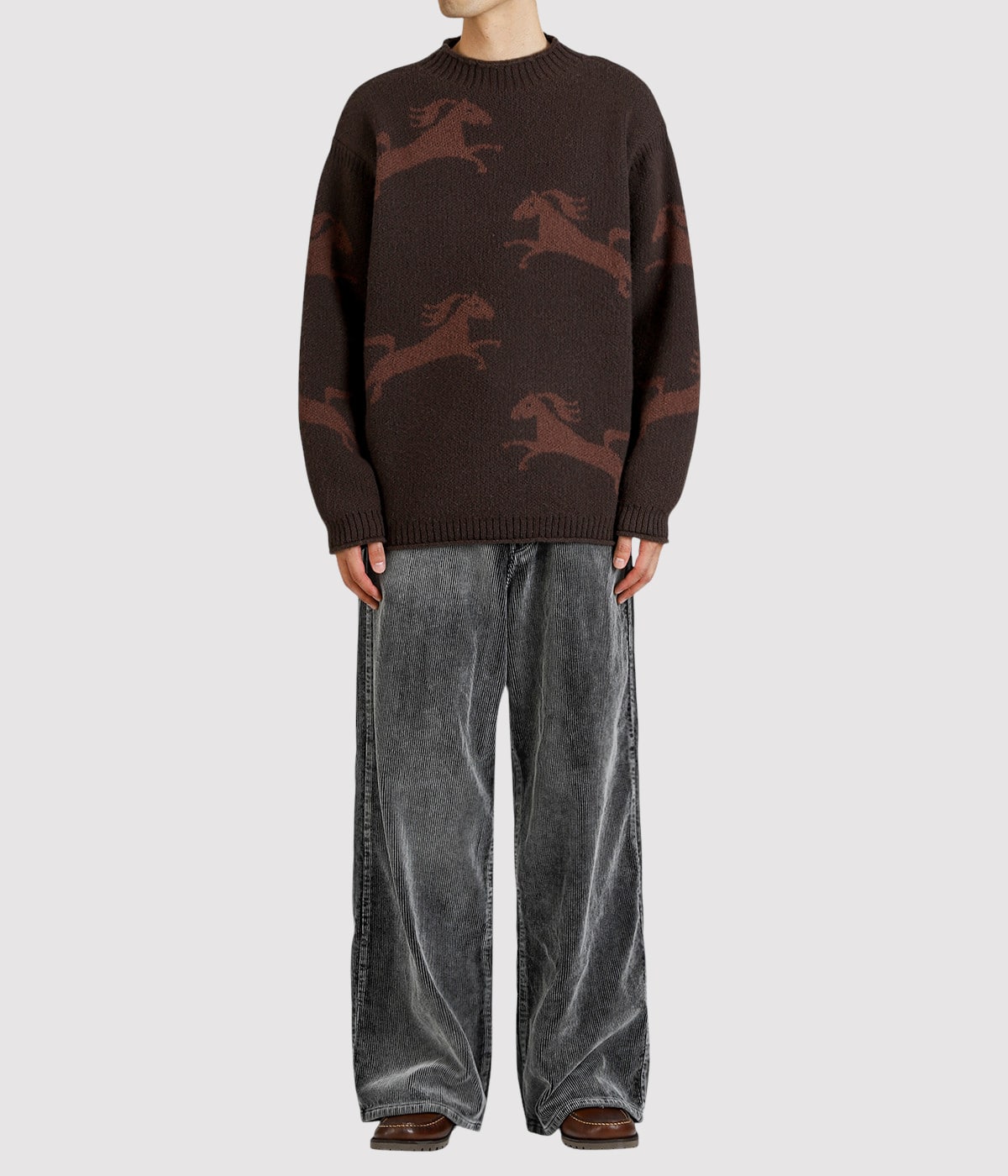 model（177cm / 62kg）B87 W73 H92 着用サイズ：L