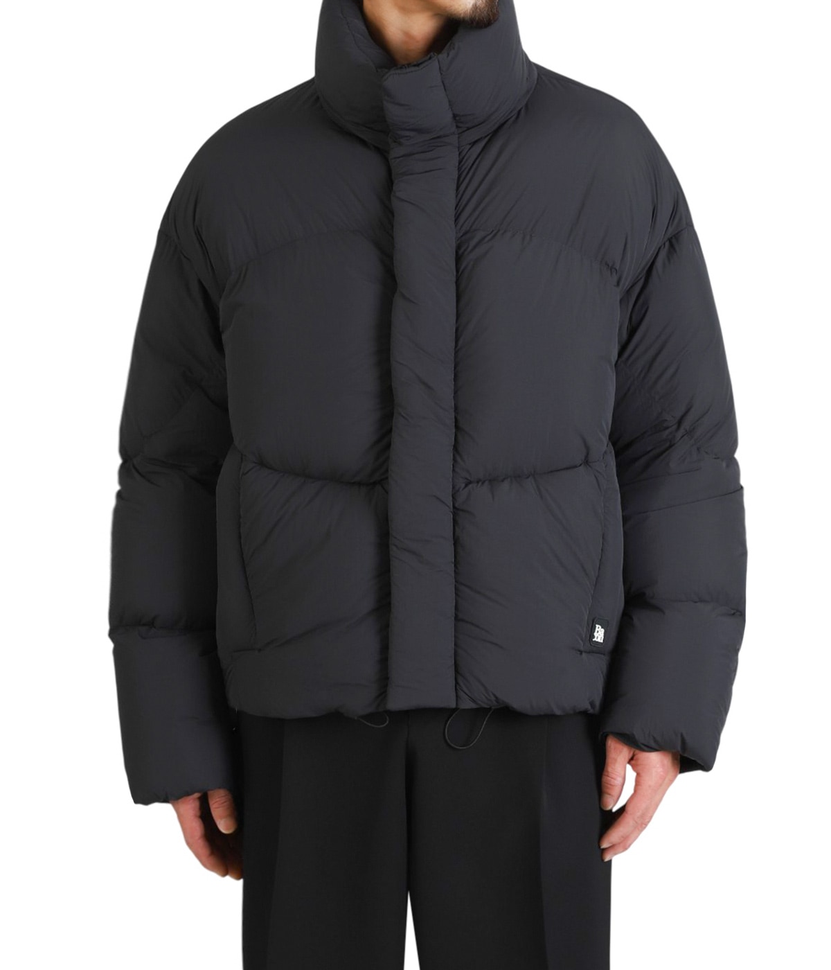 model(175cm / 60kg)B85 W75 H92 着用サイズ：S