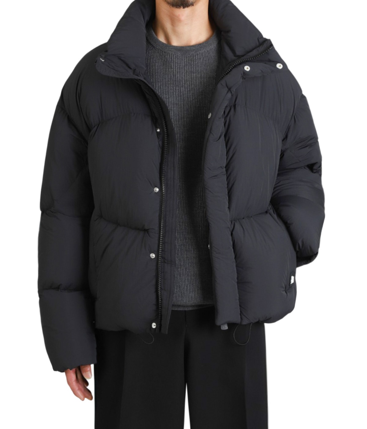 model(175cm / 60kg)B85 W75 H92 着用サイズ：S