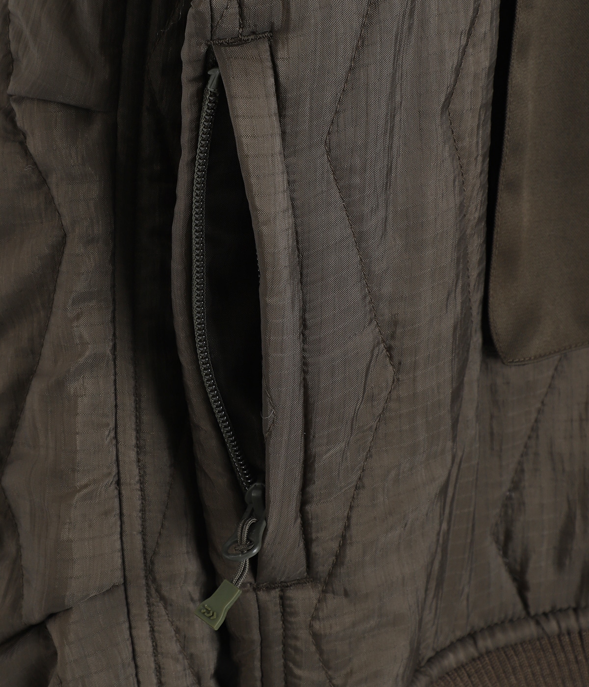 TECH ARMY QULTING HIGH NECK JACKET | DAIWA PIER39(ダイワ