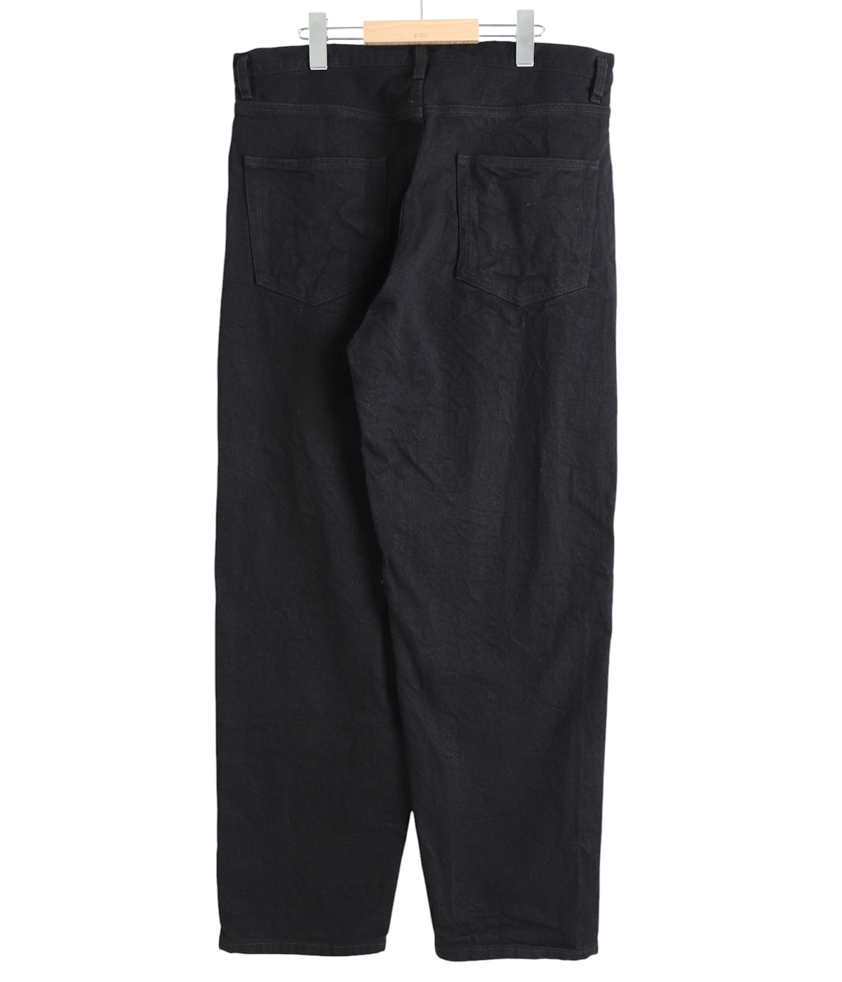 COMOLI ブラックデニム　テーパードパンツ　新品25AW サイズ3 _ COMOLI ブラックデニム テーパードパンツ No. : C03-03005 Size : 1