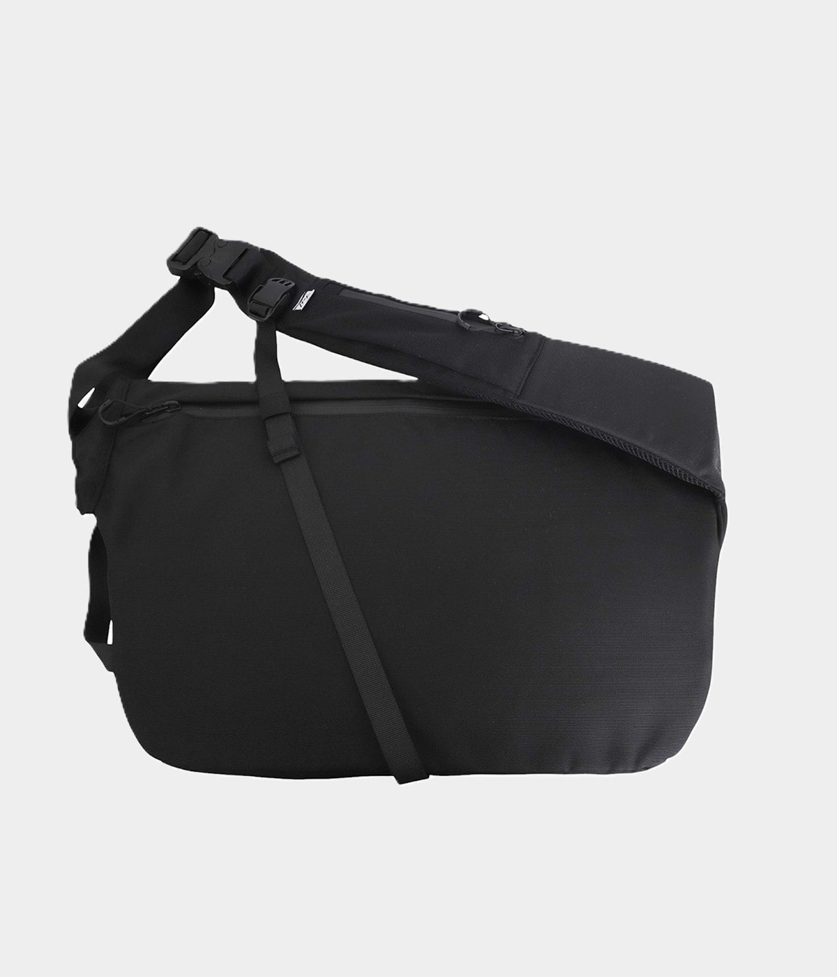 MESSENGER BAG | CMF OUTDOOR GARMENT(シーエムエフ アウトドア