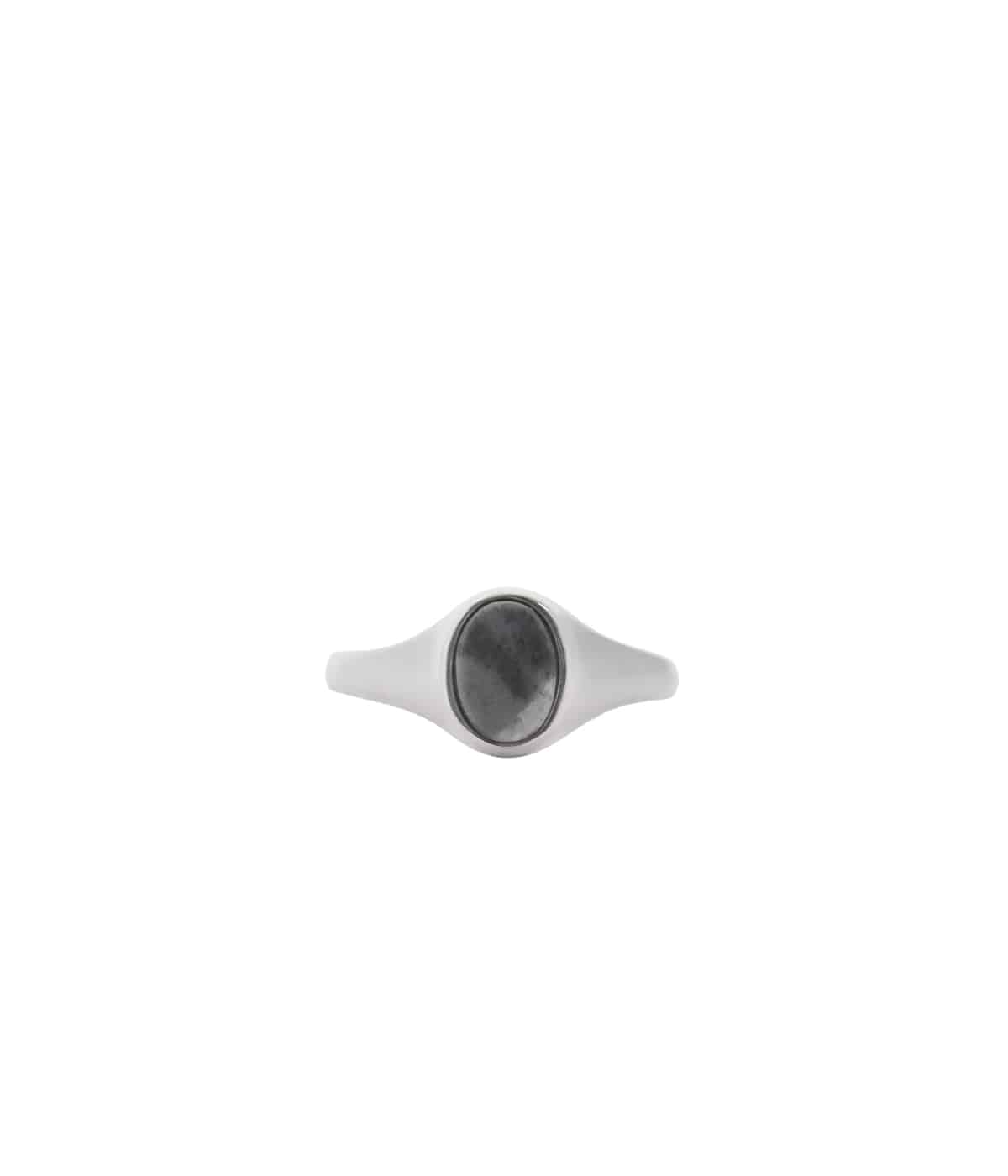 Oval signet ring