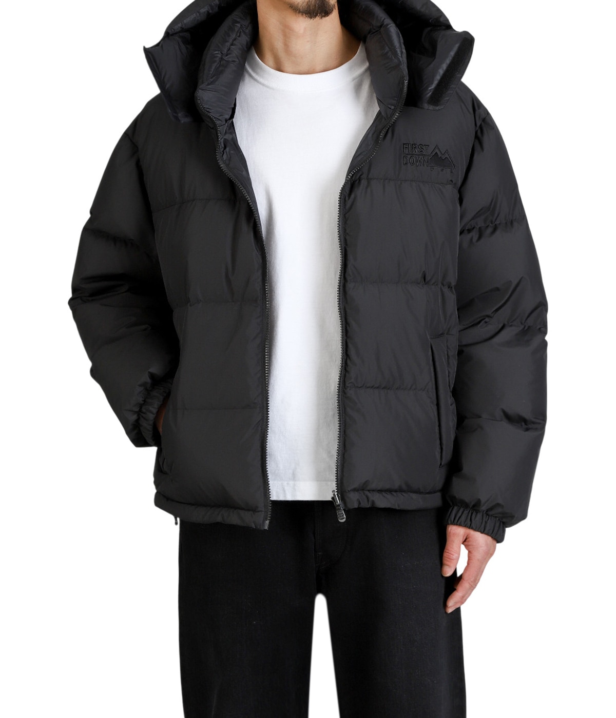 model(175cm / 60kg)B85 W75 H92 着用サイズ：L