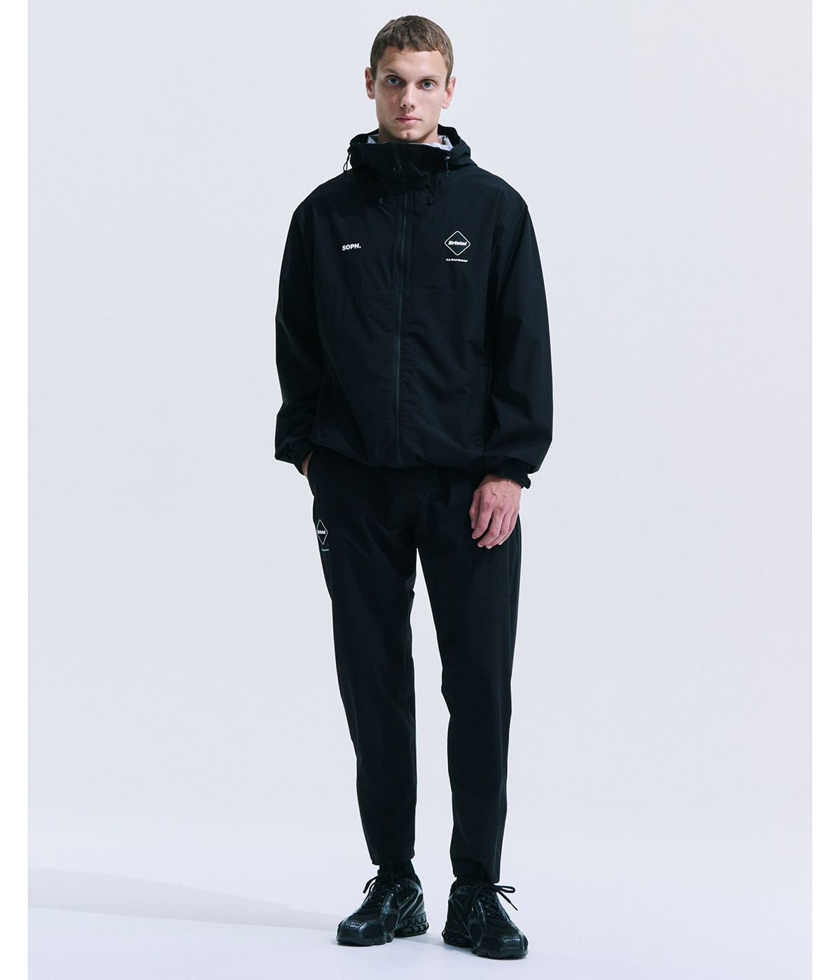 美品　F.C.REAL.bristol ビッグロゴ　ナイロン　ジャケット 2025年最新】F.C.Real Bristol ナイロンジャケットの人気
