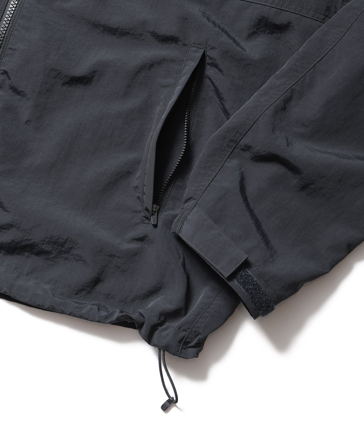 Bristol NYLON HOODED JACKET ブラック　黒 F.C.Real Bristol NYLON HOODED JACKET