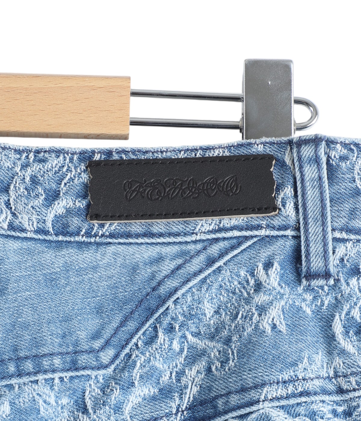 レディース】DAMASK-JACQUARD DENIM CURVE-FIT HIGH-RISE JEANS