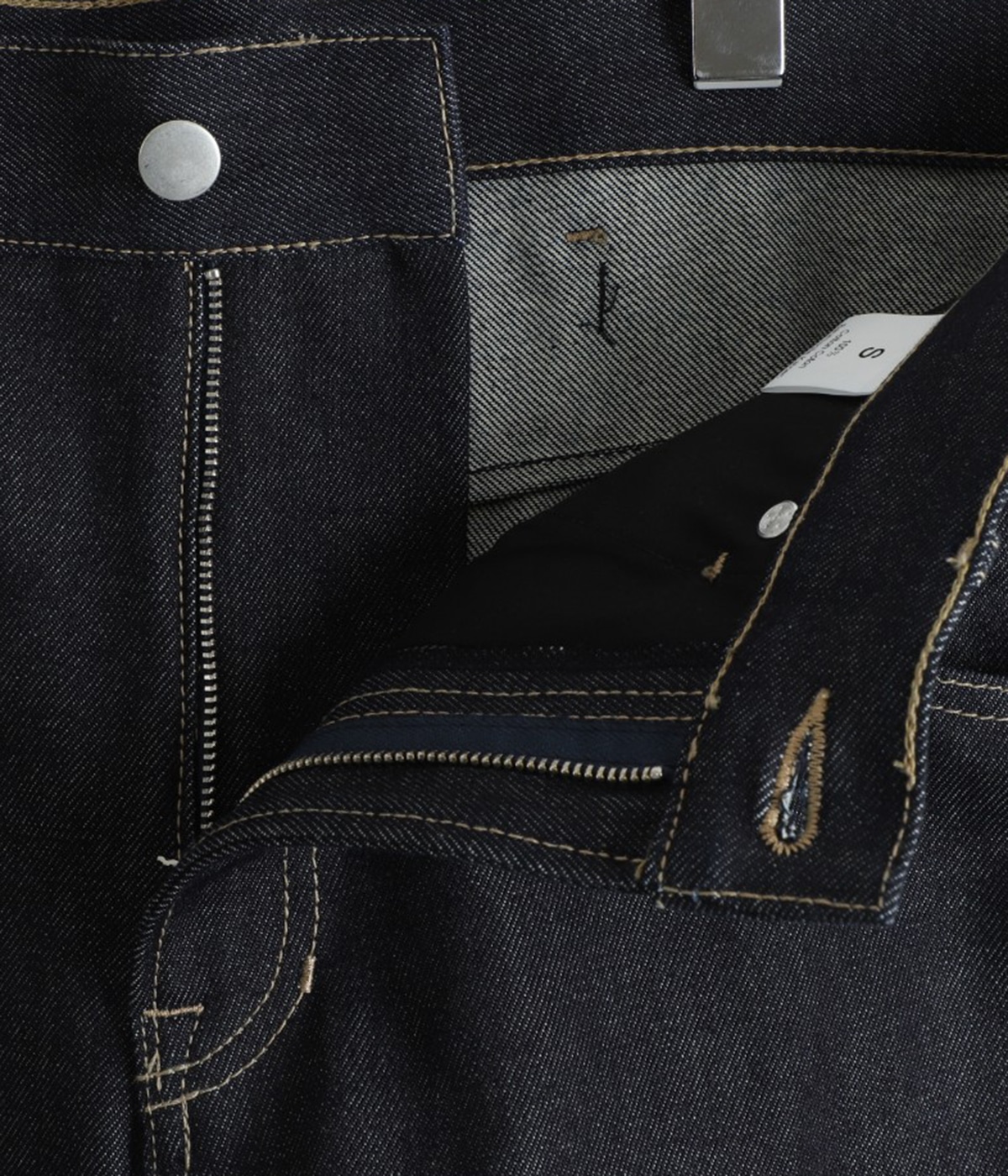 パンツ I BLUES FW24 INDUGI PANTALONE (2427786031200 002) デニムタックパンツ｜kolor｜MOGGIE CO-OP – Moggie co-op Online