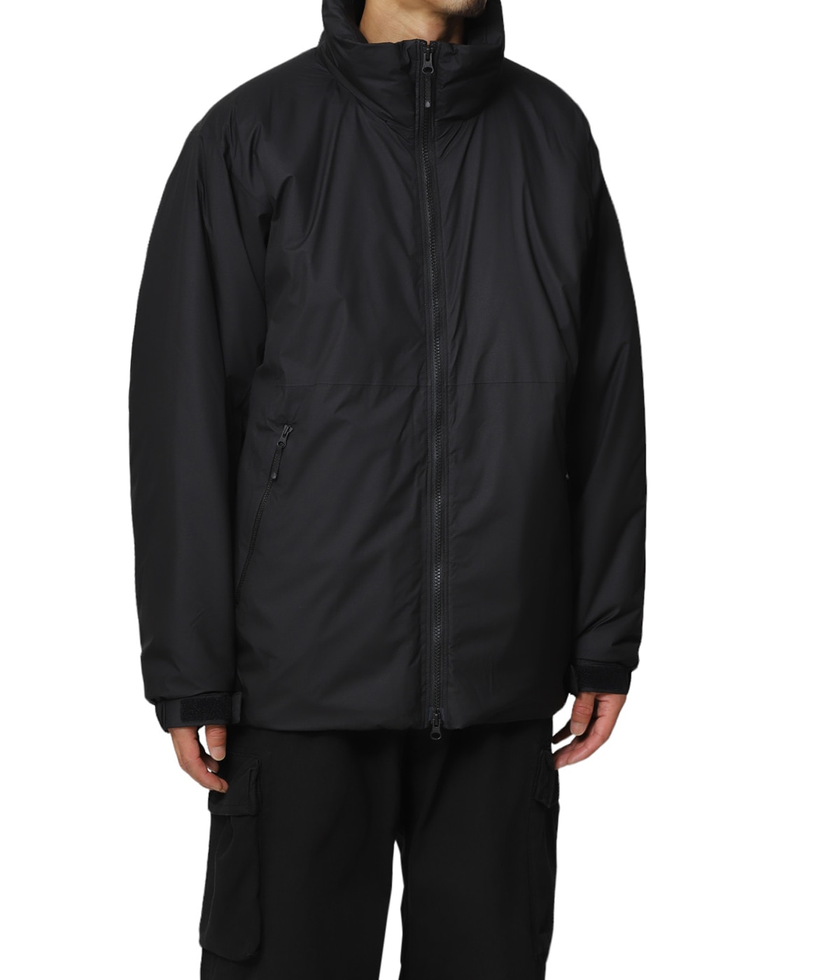 ゴールドウイン GORE-TEX INFINIUM Puffy Jacket 黒 注目はゴアテックスな「黒ダウン」】大人シンプルなレイヤードは