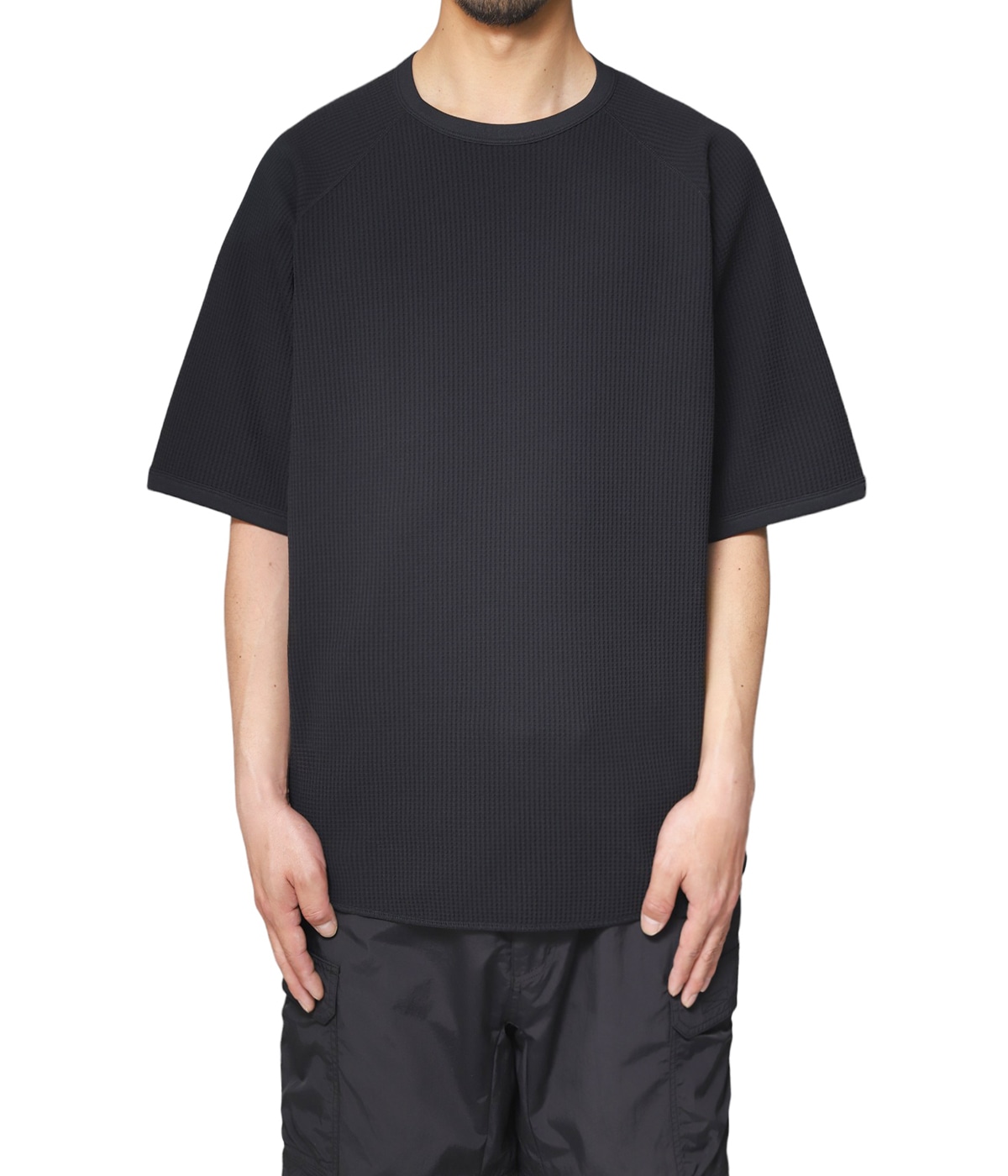 model（184cm / 63kg）B85 W80 H102 着用サイズ：4