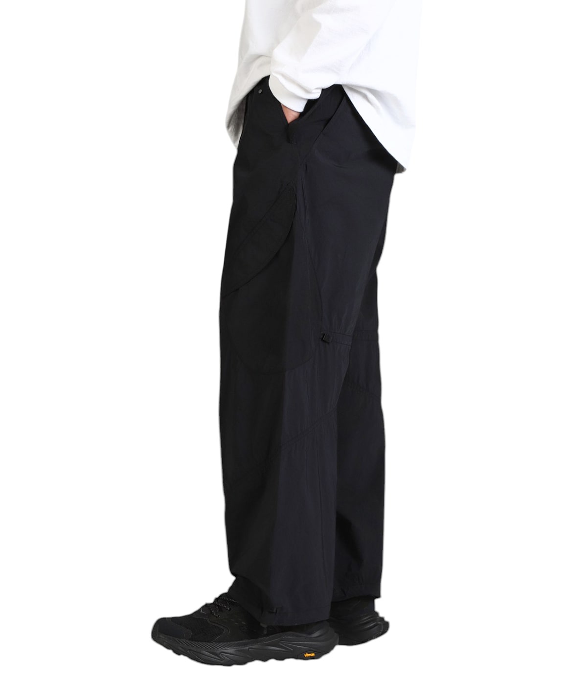 model（175cm / 60kg）B85 W75 H92 着用サイズ：2