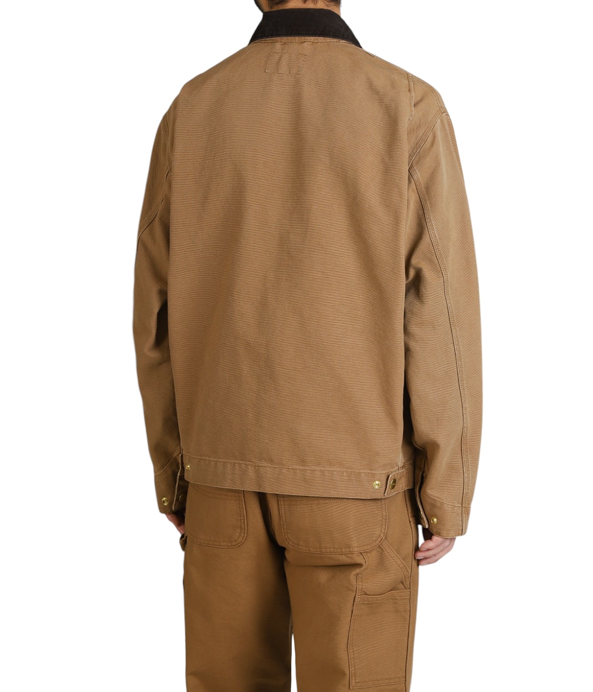 model（175cm / 60kg）B85 W75 H92 着用サイズ：M