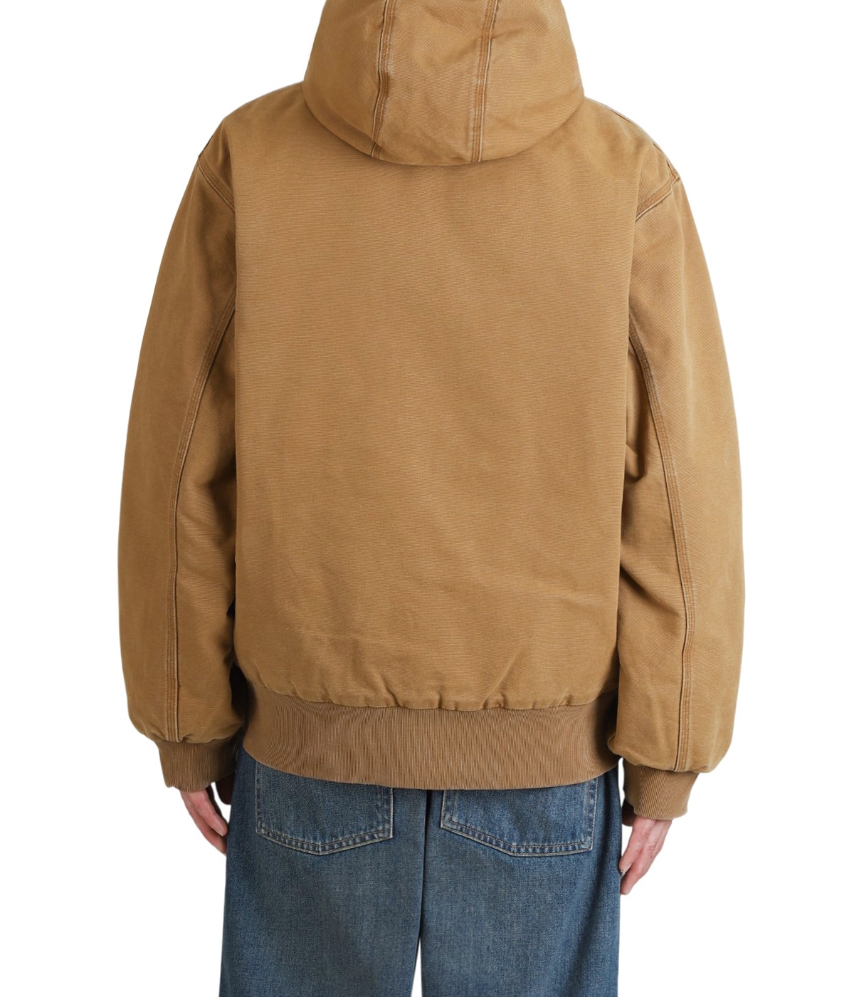 model（175cm / 60kg）B85 W75 H92 着用サイズ：S