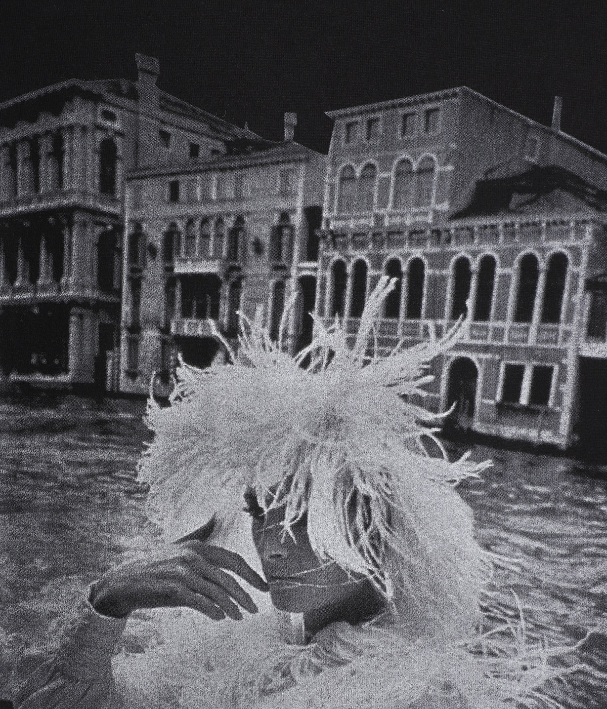40/2 Short Sleeve Woman in Venice - 1966 (BY Helmut Newton