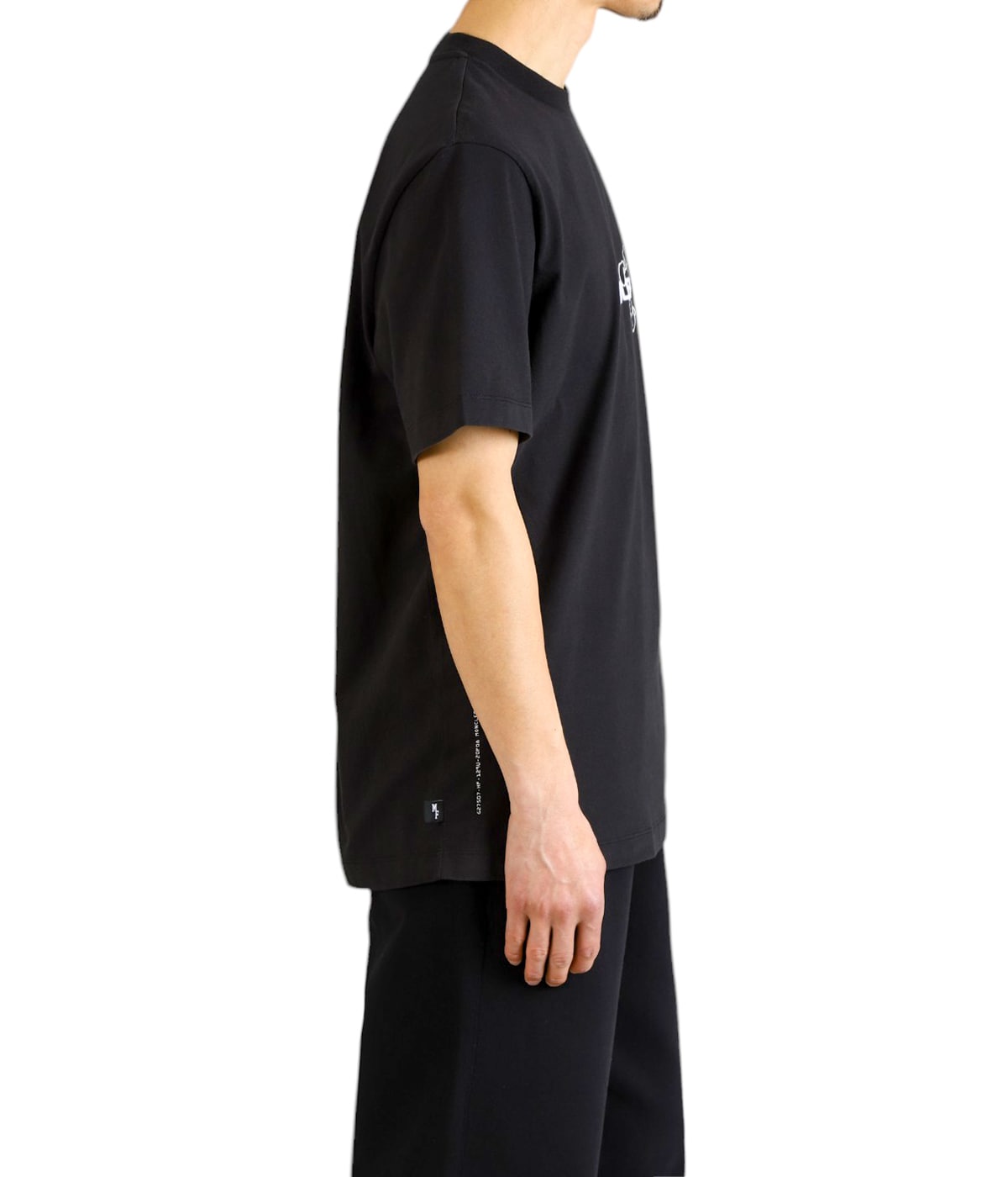送料込*モンクレール×FRGMT*背面コラボマキシロゴ半袖Tシャツ Genius 向けの Moncler x FRGMT - Shop Genius | モンクレール