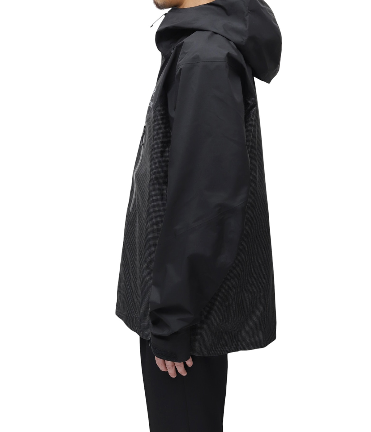 model（175cm / 60kg）B85 W75 H92 着用サイズ：M