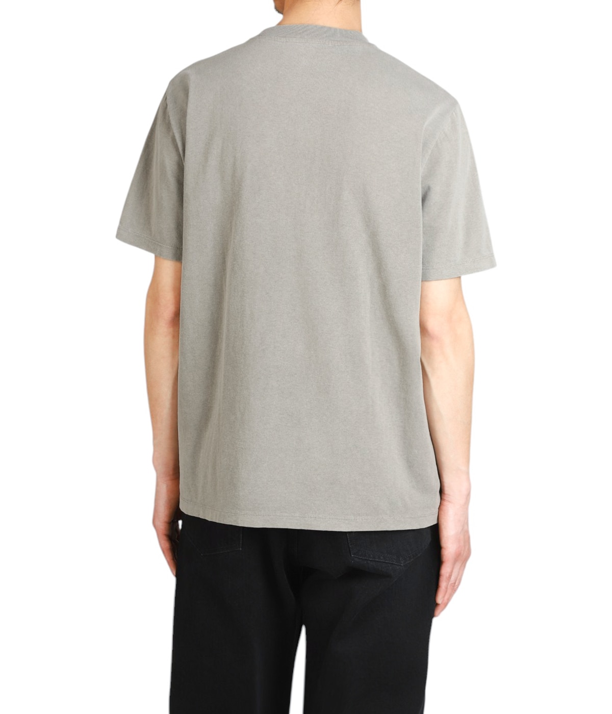 model（175cm / 60kg）B85 W75 H92 着用サイズ：46