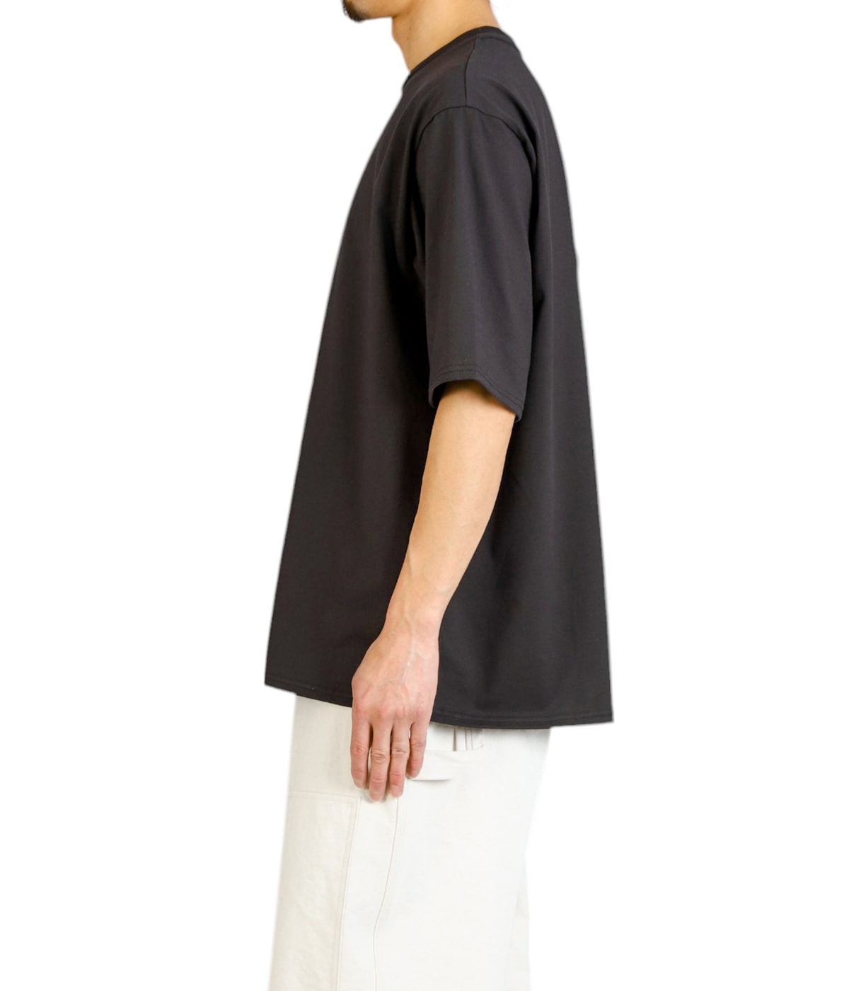 model（175cm / 60kg）B85 W75 H92 着用サイズ：2(M)
