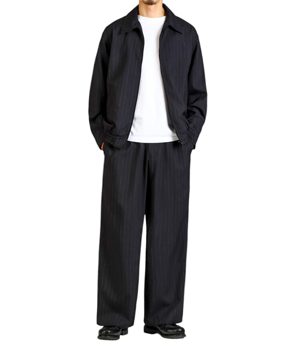 model（175cm / 60kg）B85 W75 H92 着用サイズ：2(M)