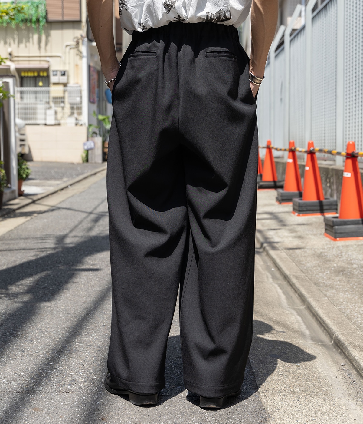 予約】WIDE CYLINDER FIT EASY PANTS -2/60 WASHER WOOL