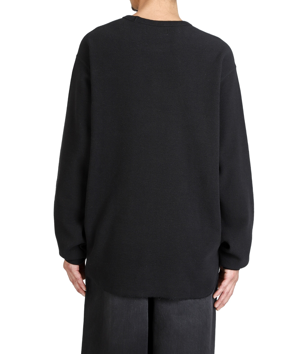 model（175cm / 60kg）B85 W75 H92 着用サイズ：2(M)