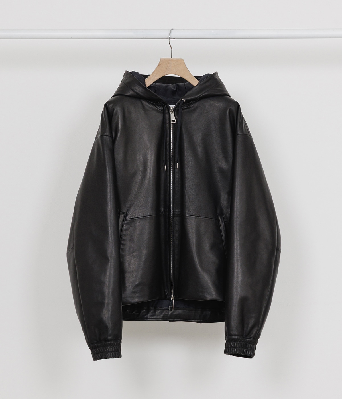 予約】PUFFED LEATHER PARKA -SHEEP LEATHER- | marka(マーカ