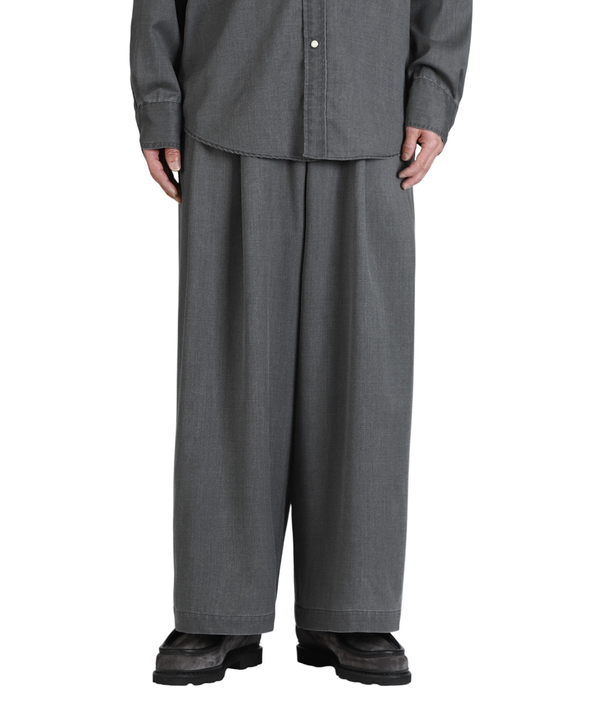 TWO TUCK BUGGY TROUSERS -WASHABLE 2/72 WOOL GABARDINE PIGMENT