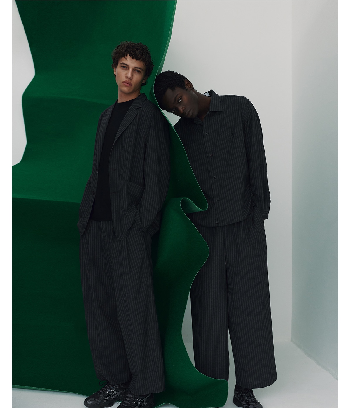 WIDE CYLINDER FIT EASY PANTS -2/72 WOOL TROPICAL WASHER - | marka