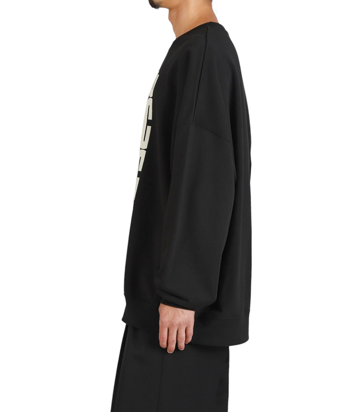 model（175cm / 60kg）B85 W75 H92 着用サイズ：F