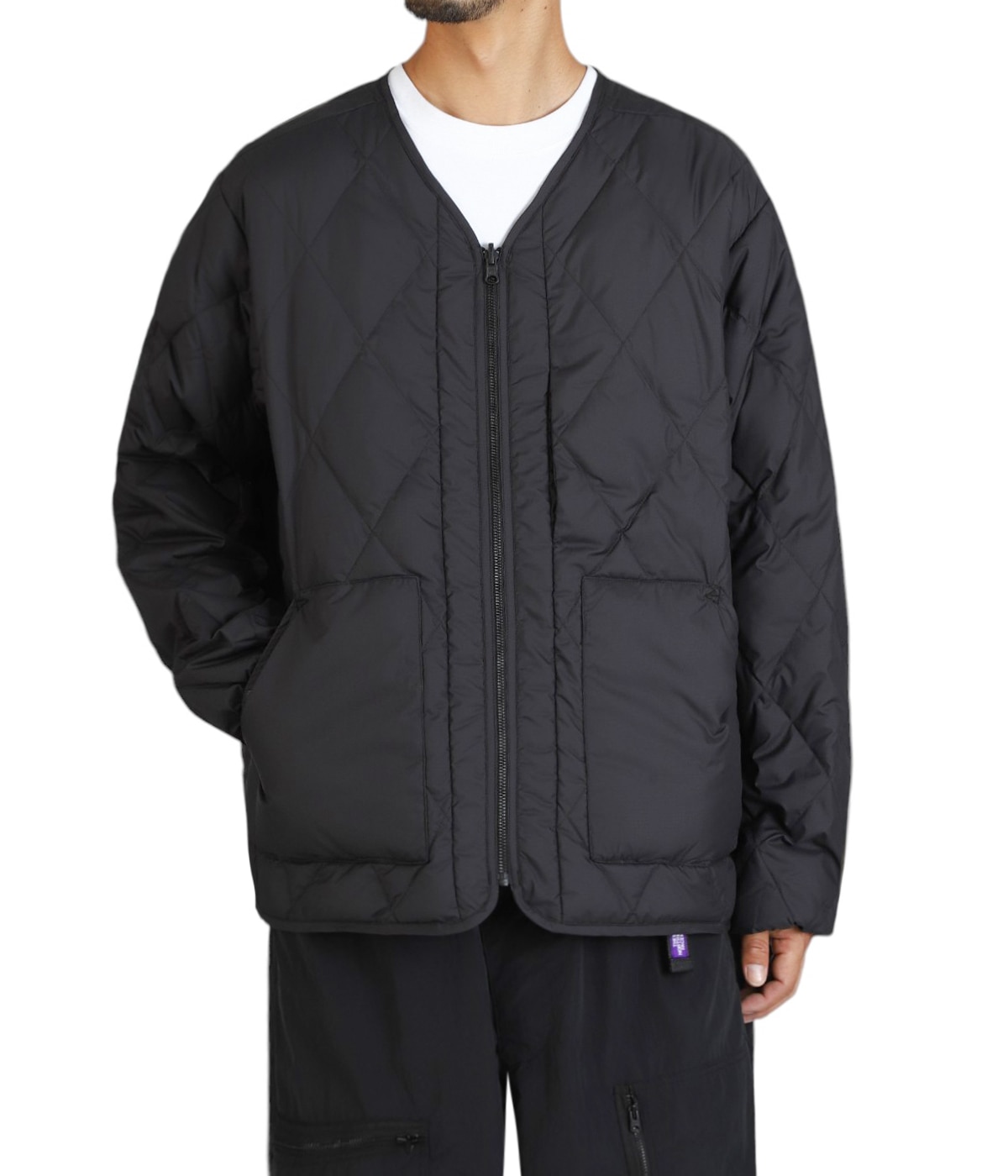 model（184cm / 63kg）B85 W80 H102 着用サイズ：L