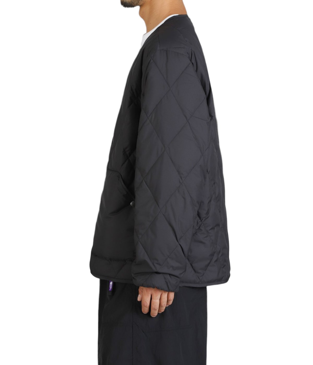 model（184cm / 63kg）B85 W80 H102 着用サイズ：L