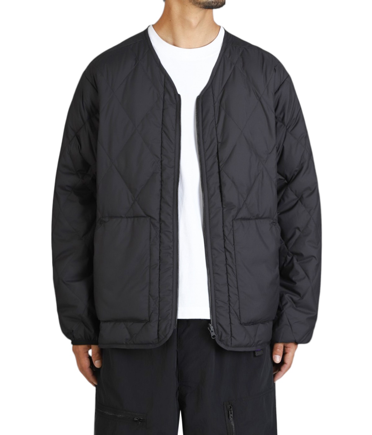 model（184cm / 63kg）B85 W80 H102 着用サイズ：L